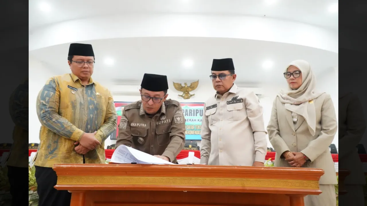 Bupati Eka Putra Teken Persetujuan Ranperda